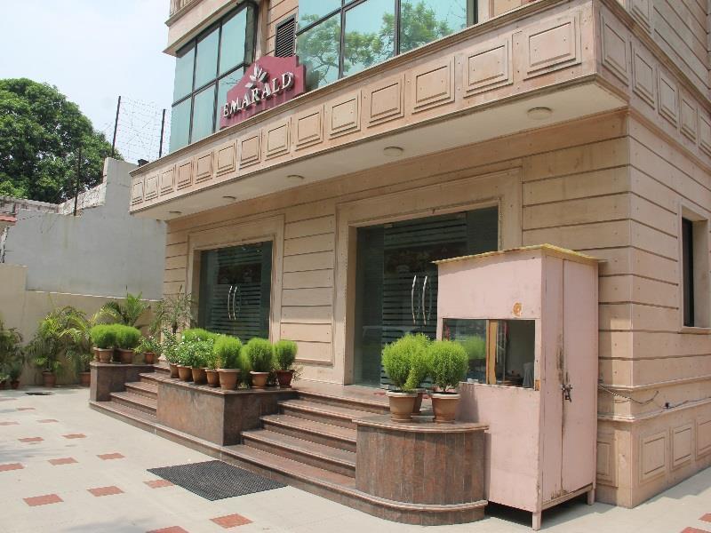 Hotel Emarald, New Delhi Buitenkant foto