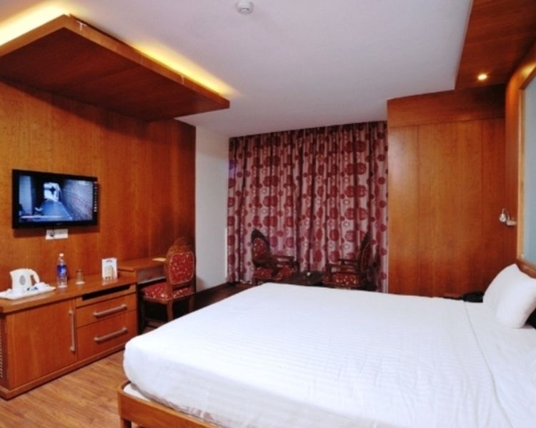 Hotel Emarald, New Delhi Buitenkant foto